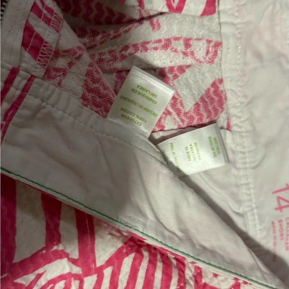 Pink and White Leaf Pattern Bedding - Picture 8 of 8